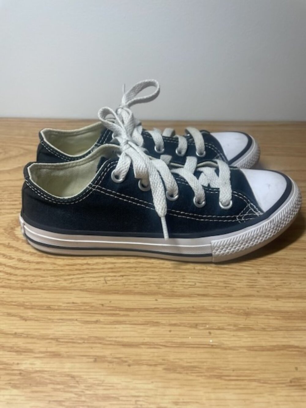 Converse Kids Black Low Top Sneakers Size 13 Classic Canvas
